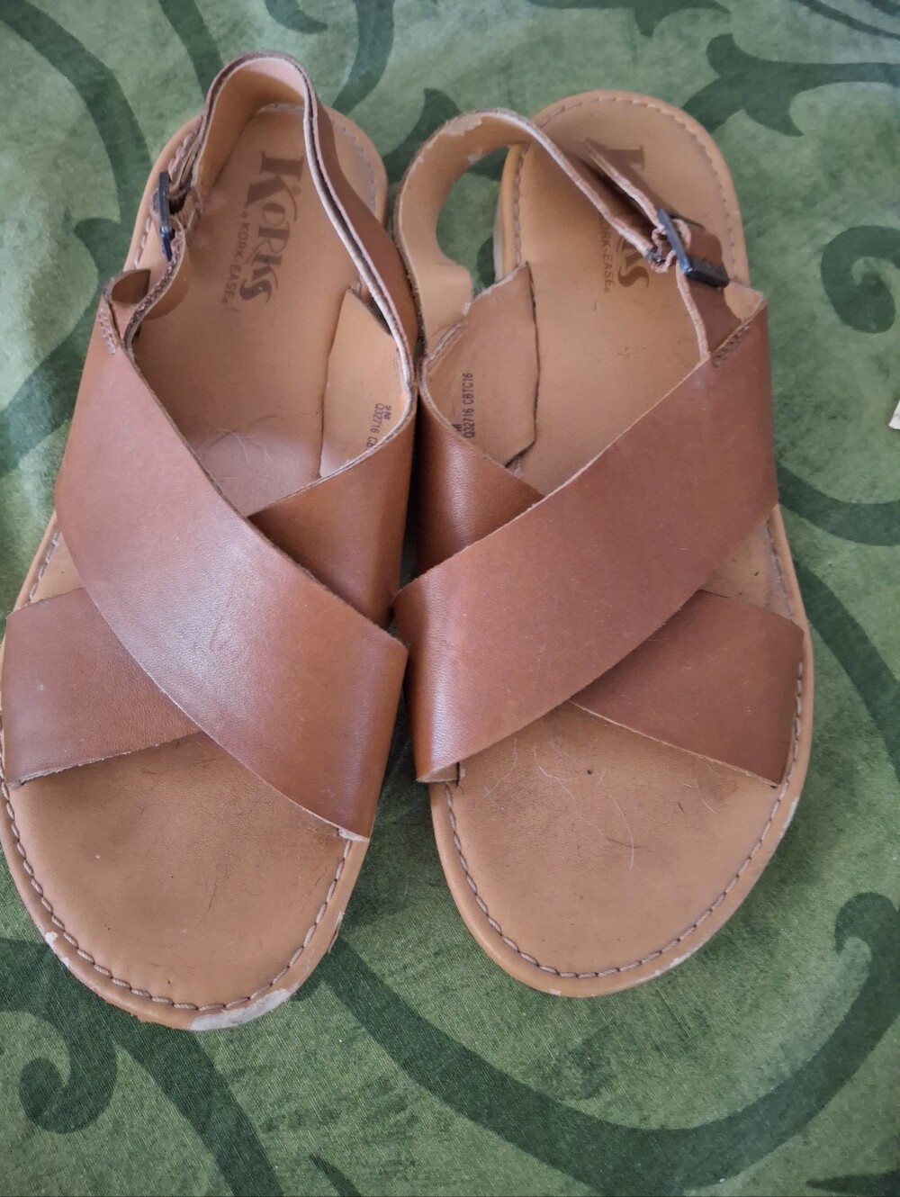 Korks Brown Leather Cross-Strap Sandals